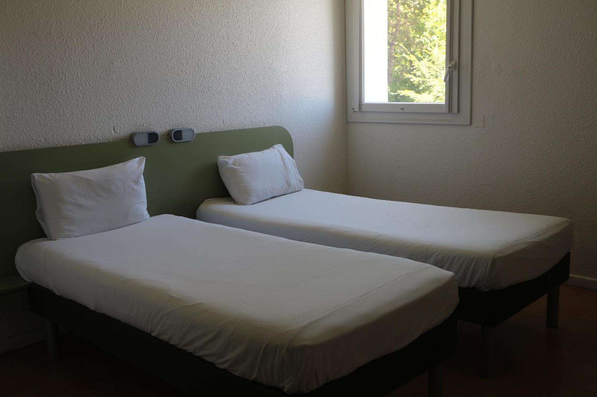 Ibis Budget Agen Le Passage  Екстериор снимка