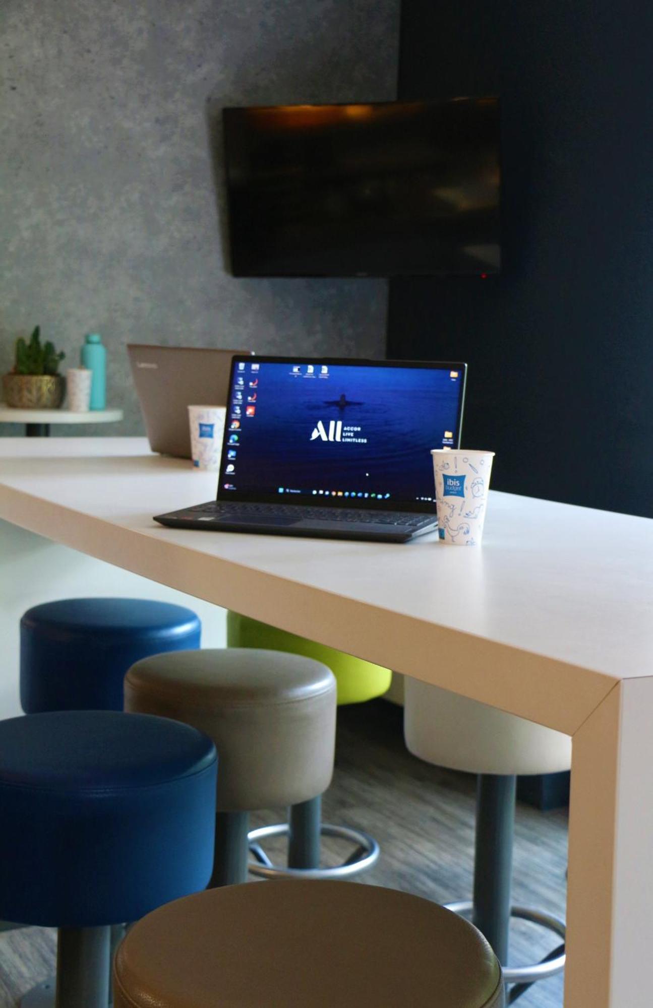 Ibis Budget Agen Le Passage  Екстериор снимка